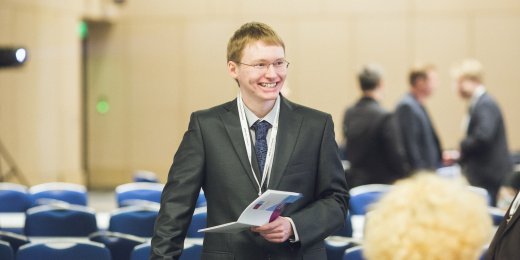 У церквей и на тротуаре: как в Приморье оспаривают региональный закон о митингах