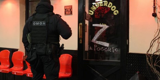 «Z — for Russia»: Moscow authorities raid hip pubs and a cultural centre