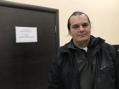 Визитки иностранных СМИ, спецназ и применение силы: рассказ координатора движения «Голос» об обыске