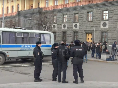      Список задержанных на пикетной очереди у здания ФСБ в Москве 14 марта 2020 года
    