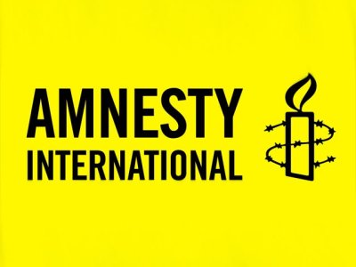      Amnesty International требует от российских властей освобождения панк-певиц, задержанных после выступления в церкви
    