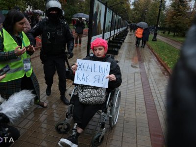      Женщины в черном и мужчины с повестками: итоги акций 24 сентября против мобилизации
    