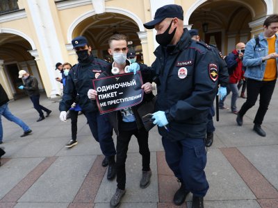 Акции в поддержку «Омбудсмена полиции» и задержанных