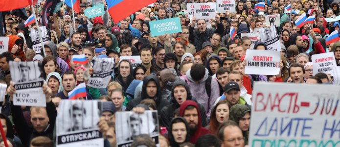 Как МВД занижает явку на митинги — в одном графике