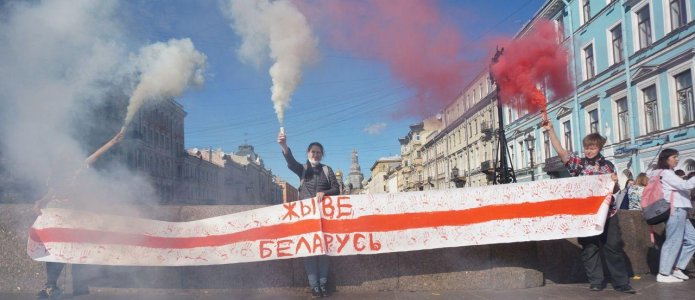 Акция на Казанском мосту / Фото: телеграм-канал ПЬЯТNIЦА