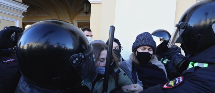 Detentions across the country: the results of protests against the war with Ukraine on February 24-27