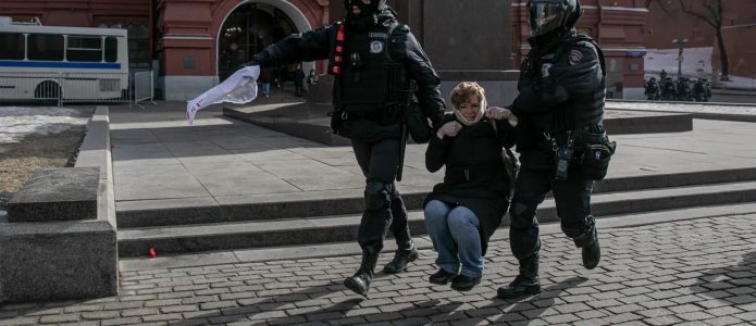 18-й день войны и протестов: задержания 13 марта